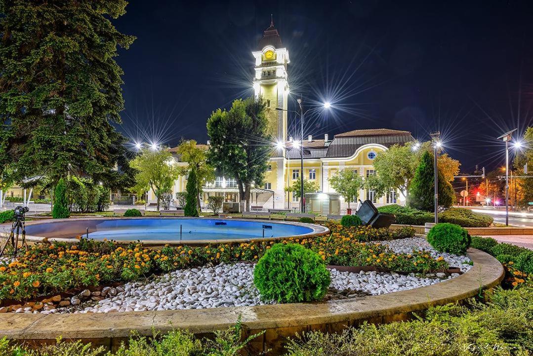 Luxury Versailles Apartments Center Opera Burgas Exteriör bild