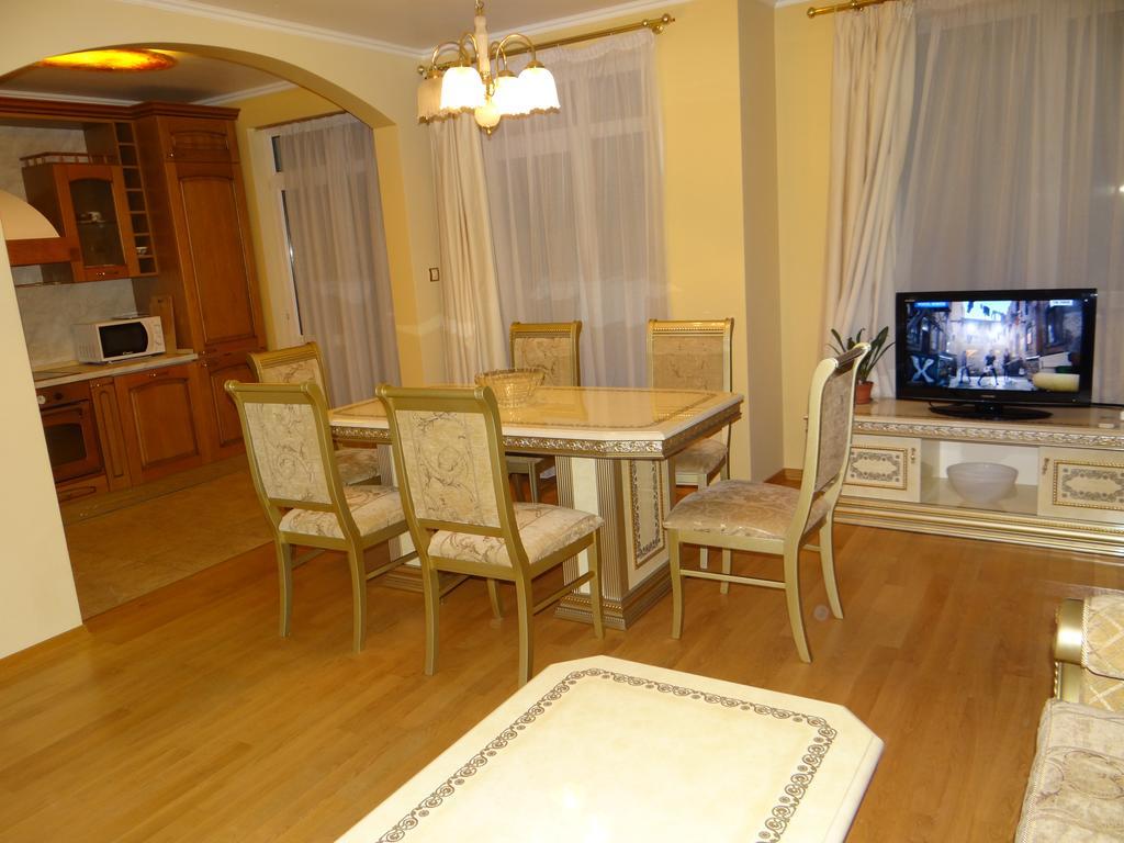 Luxury Versailles Apartments Center Opera Burgas Exteriör bild