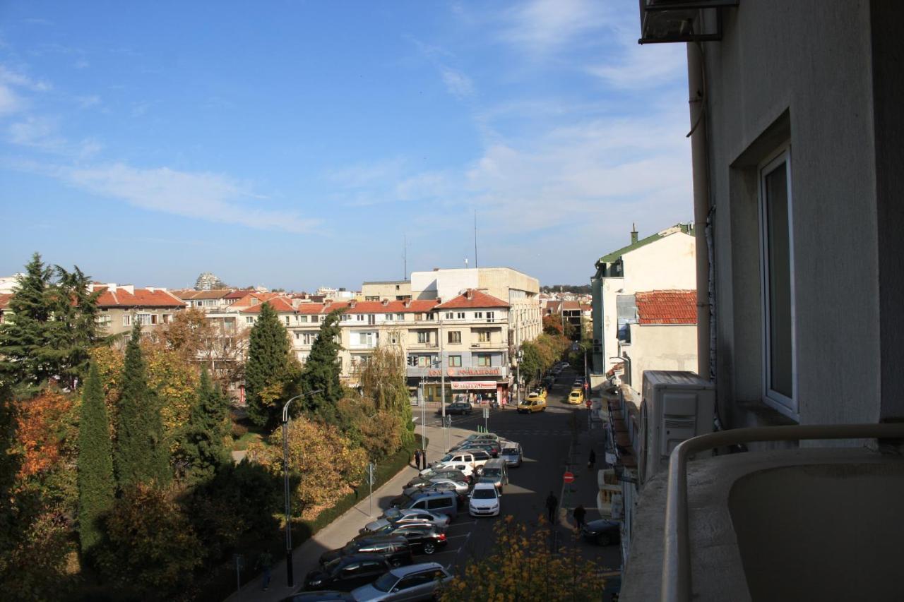 Luxury Versailles Apartments Center Opera Burgas Exteriör bild